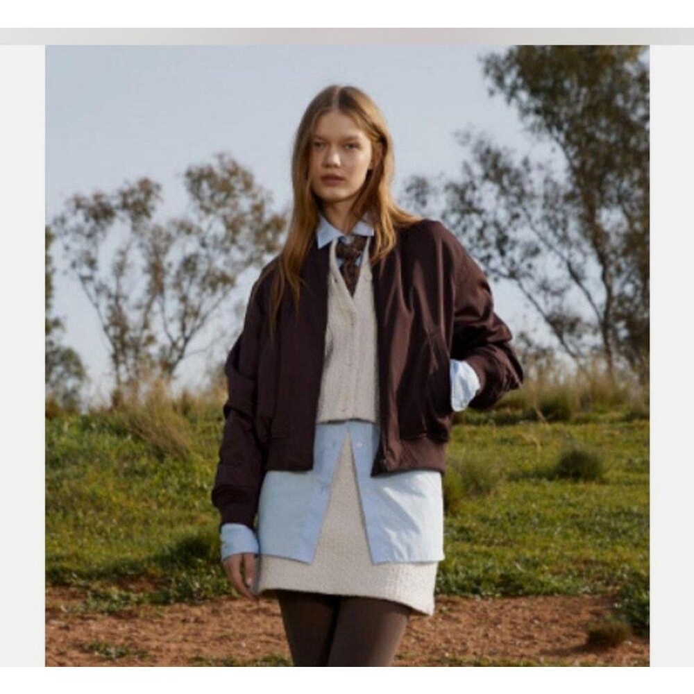 Uniqlo women’s bomber jacket Small burgundy